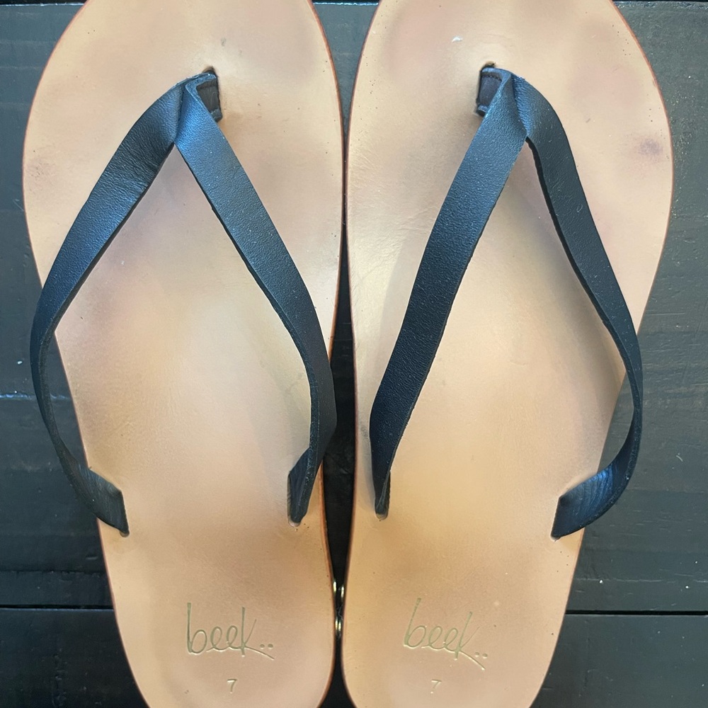 Beek Women's Black and Tan Leather Sandals